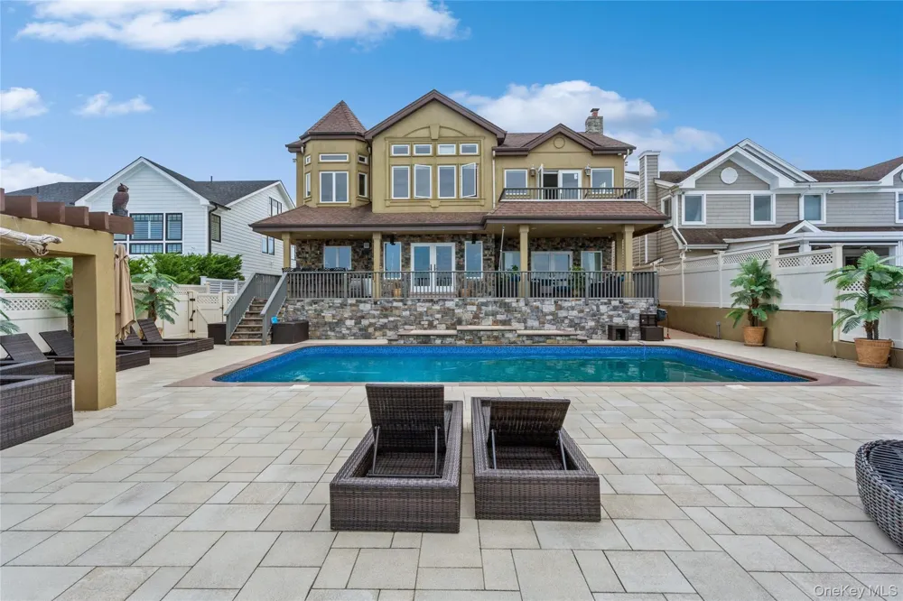 319 Harbor Drive Lido Beach, NY 11561