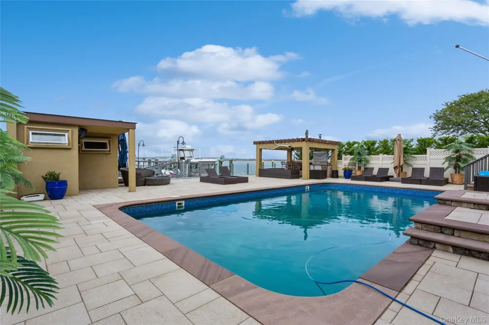 319 Harbor Drive Lido Beach, NY 11561