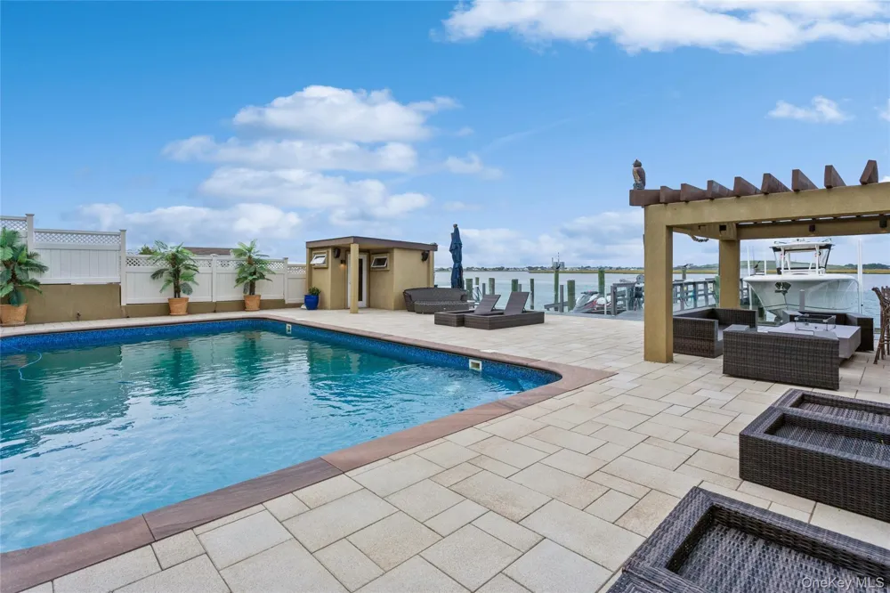 319 Harbor Drive Lido Beach, NY 11561