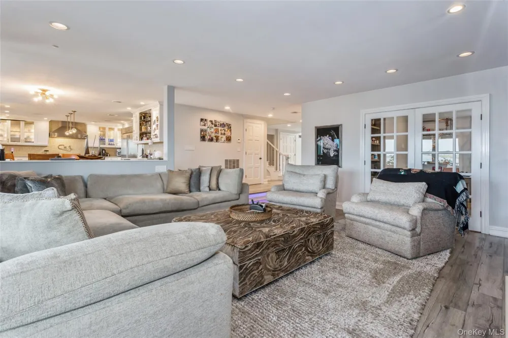 319 Harbor Drive Lido Beach, NY 11561