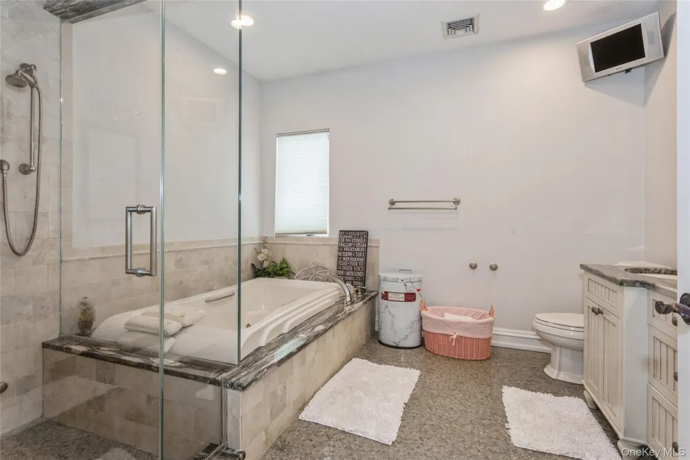 319 Harbor Drive Lido Beach, NY 11561