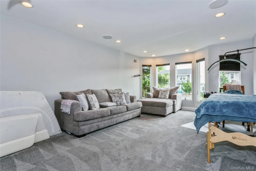 319 Harbor Drive Lido Beach, NY 11561