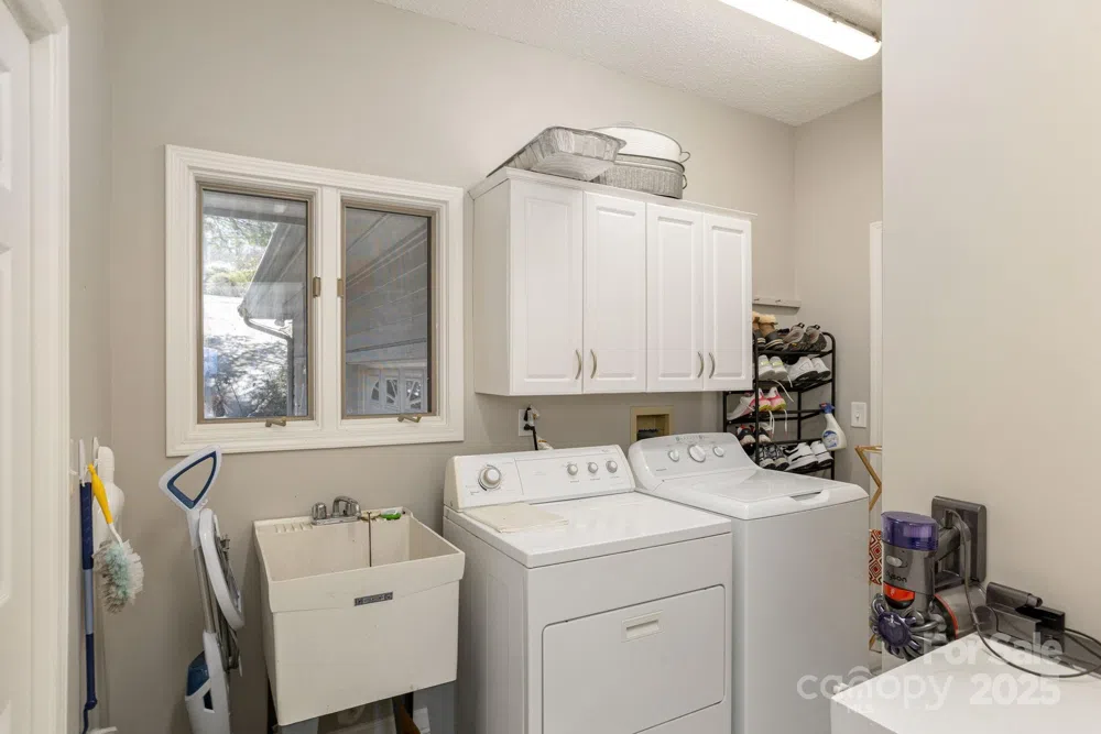 155 POPLAR LOOP DRIVE Flat Rock, NC 28731