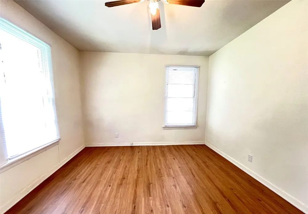 528 E Milam Street La Grange, TX 78945