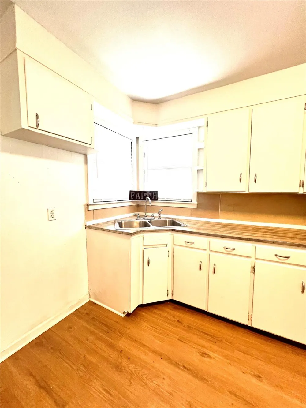 528 E Milam Street La Grange, TX 78945