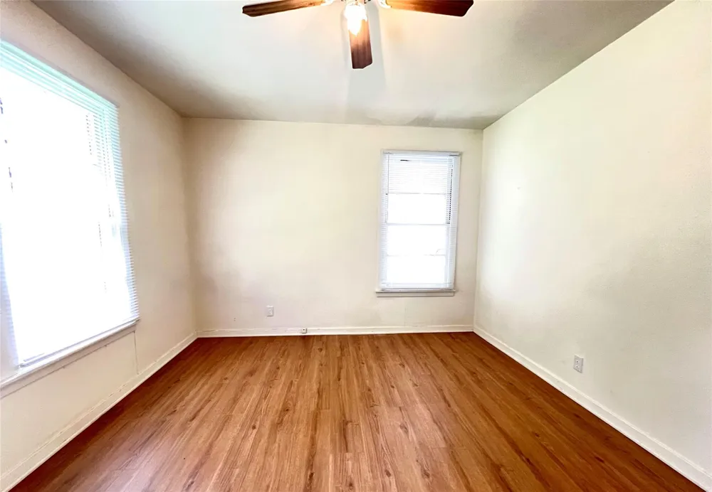 528 E Milam Street La Grange, TX 78945