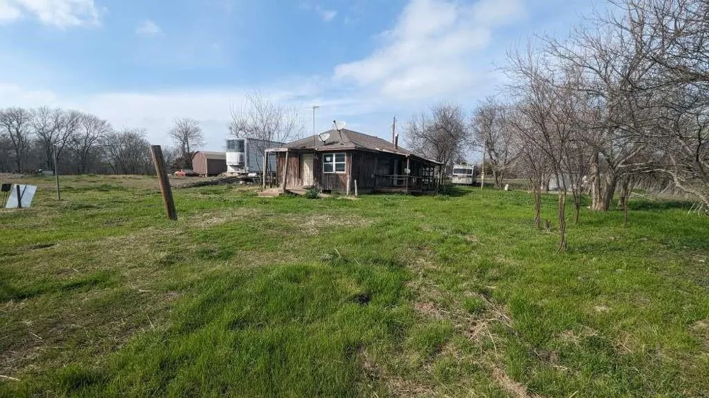 3902 Idleway Lone Oak, TX 75453