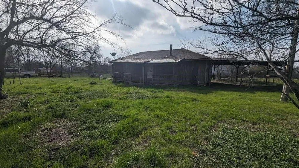 3902 Idleway Lone Oak, TX 75453