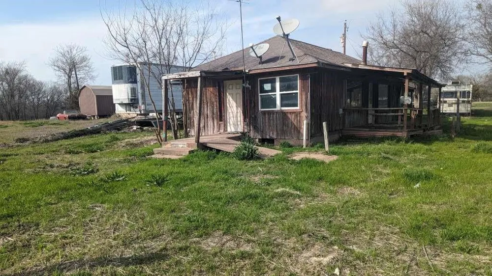 3902 Idleway Lone Oak, TX 75453