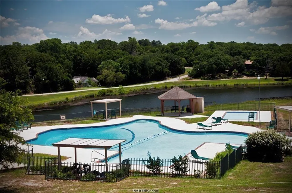 13 Fairway Drive Normangee, TX 77871