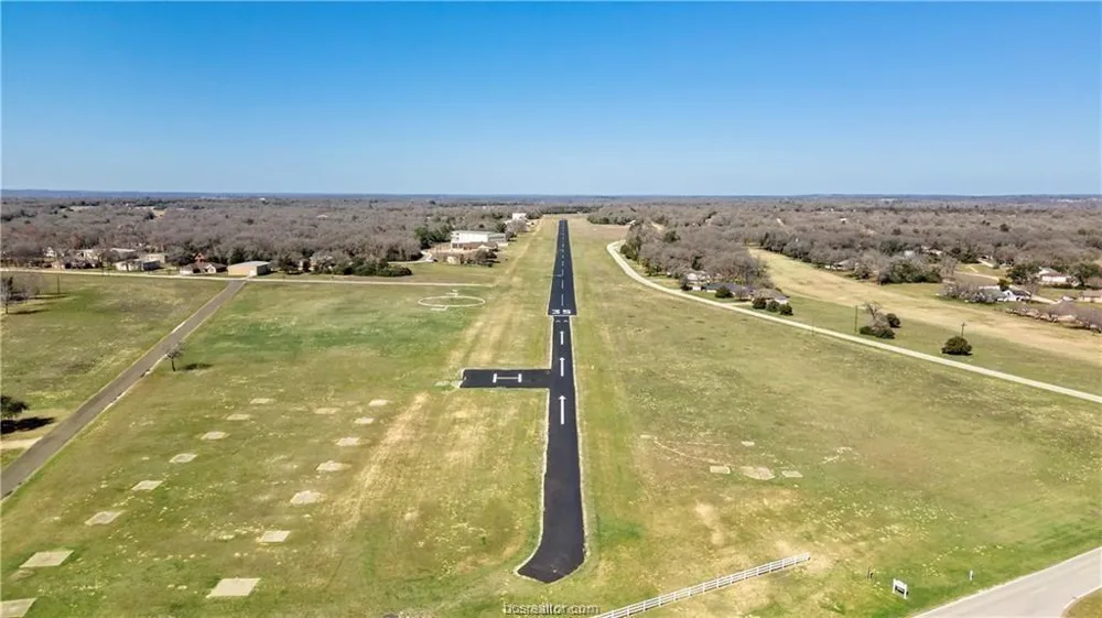 13 Fairway Drive Normangee, TX 77871
