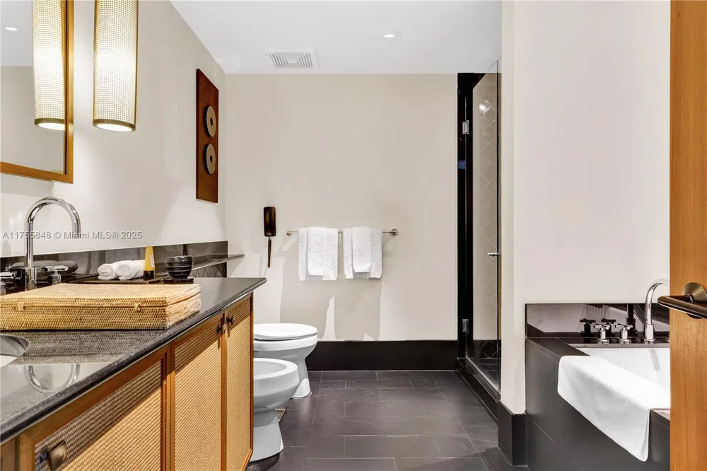 101 20 #1803/5 Miami Beach, FL 33139