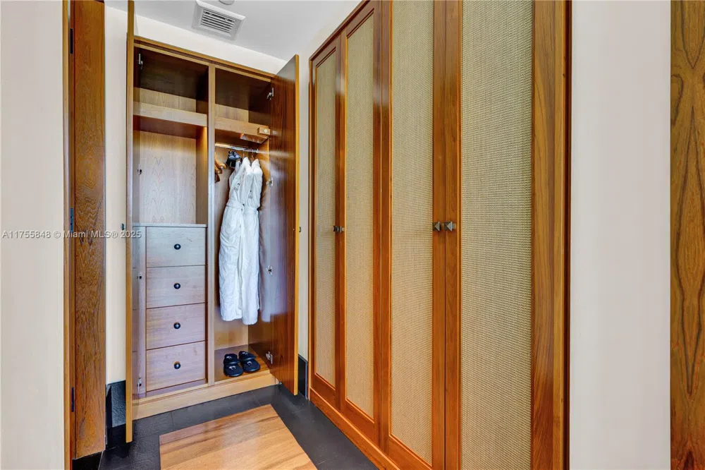 101 20 #1803/5 Miami Beach, FL 33139