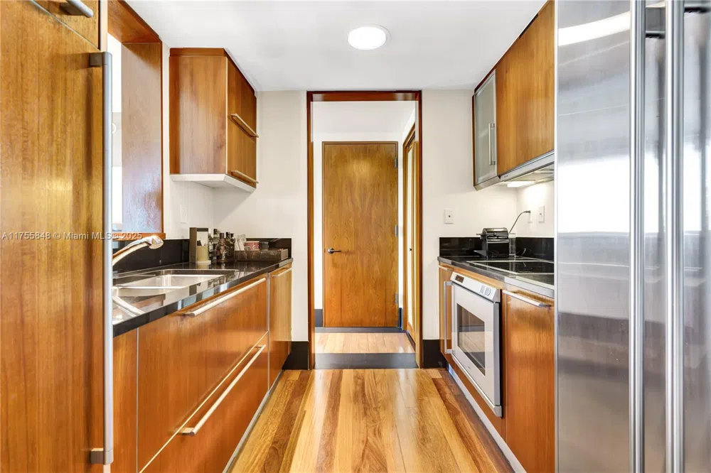 101 20 #1803/5 Miami Beach, FL 33139