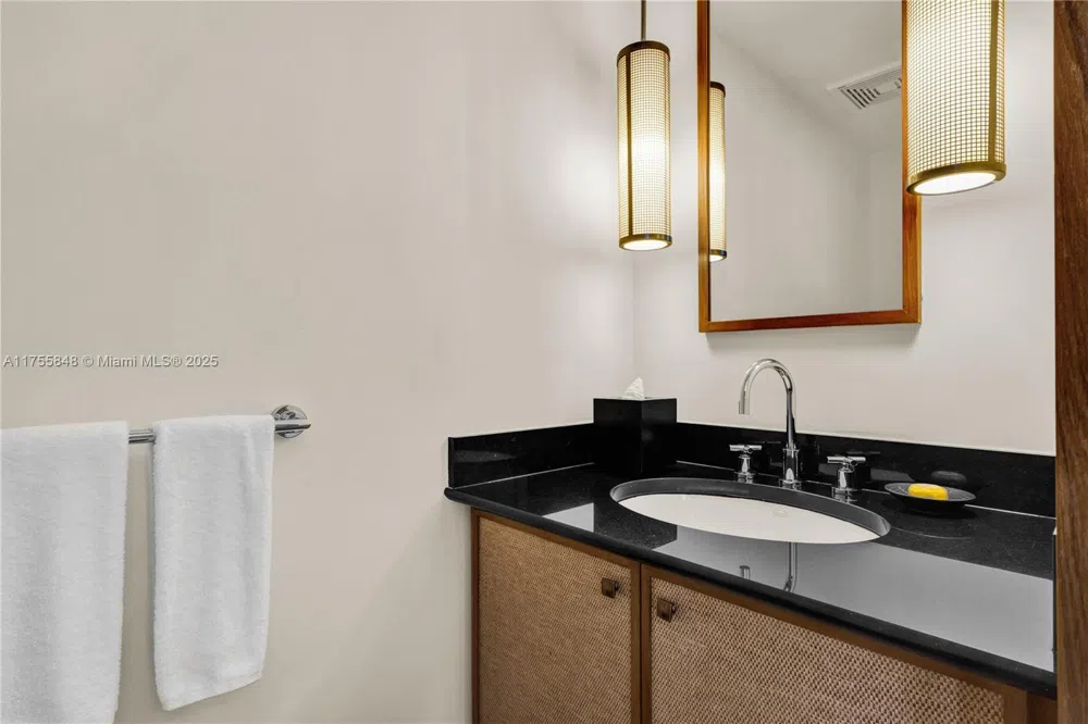 101 20 #1803/5 Miami Beach, FL 33139