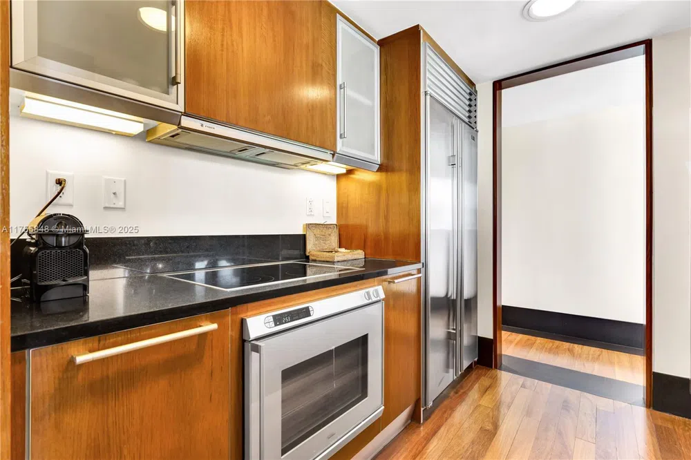101 20 #1803/5 Miami Beach, FL 33139