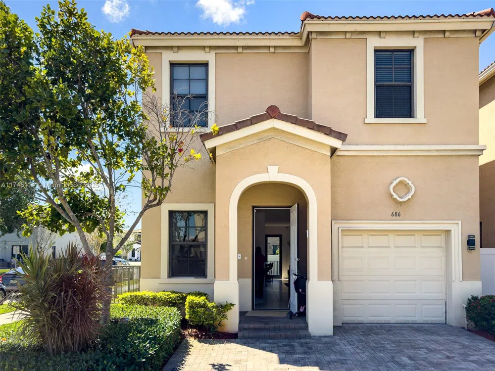 686 NE 191st Ter Miami, FL 33179