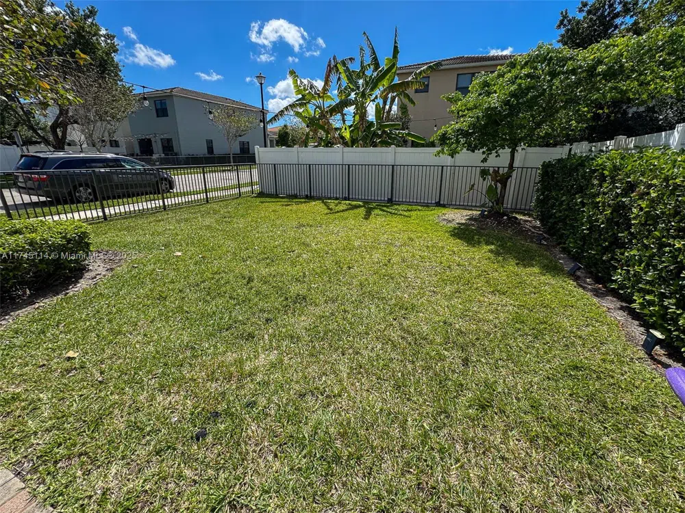 686 NE 191st Ter Miami, FL 33179