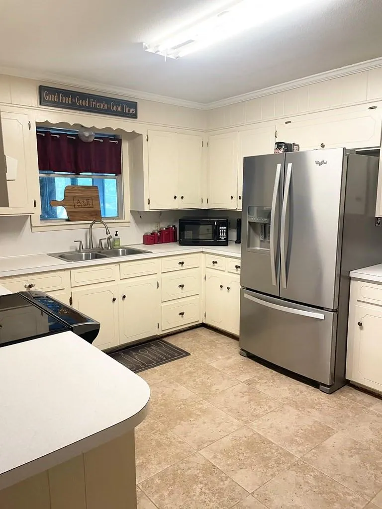 807 El Camino Dr Grapeland, TX 75844