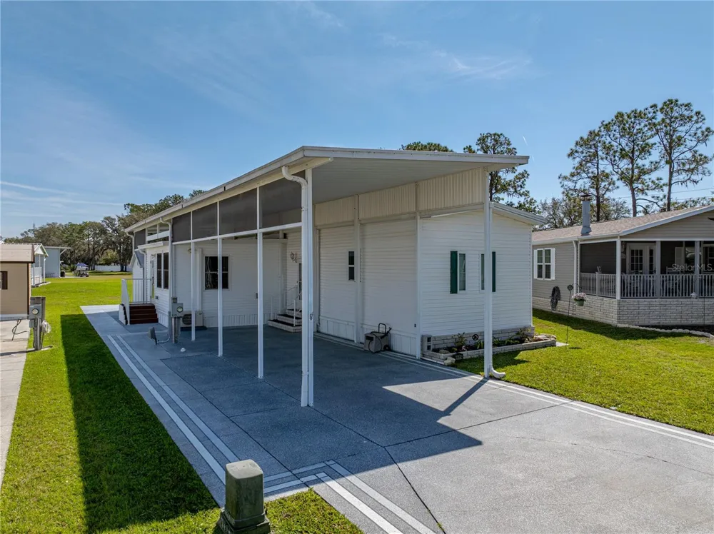8925 SOUTHSHORE COURT Polk City, FL 33868