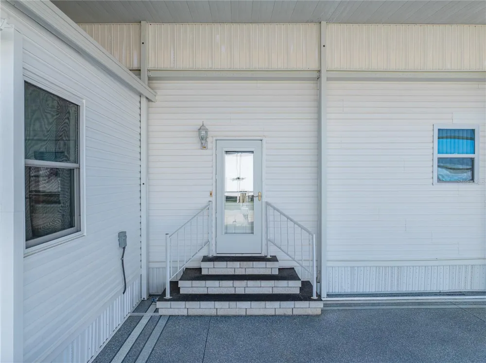 8925 SOUTHSHORE COURT Polk City, FL 33868