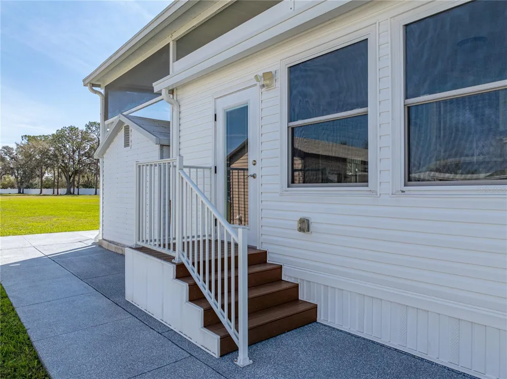 8925 SOUTHSHORE COURT Polk City, FL 33868