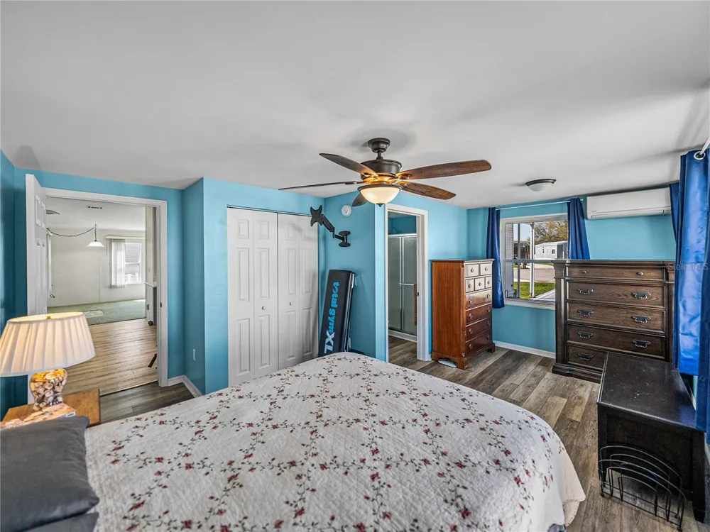 8925 SOUTHSHORE COURT Polk City, FL 33868