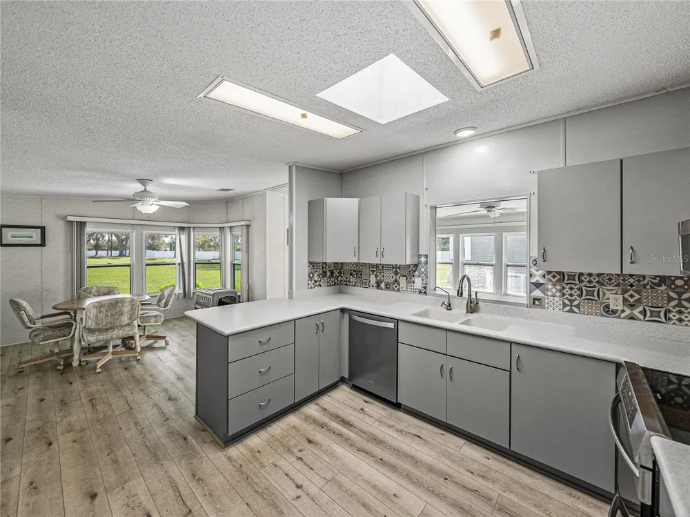 8925 SOUTHSHORE COURT Polk City, FL 33868