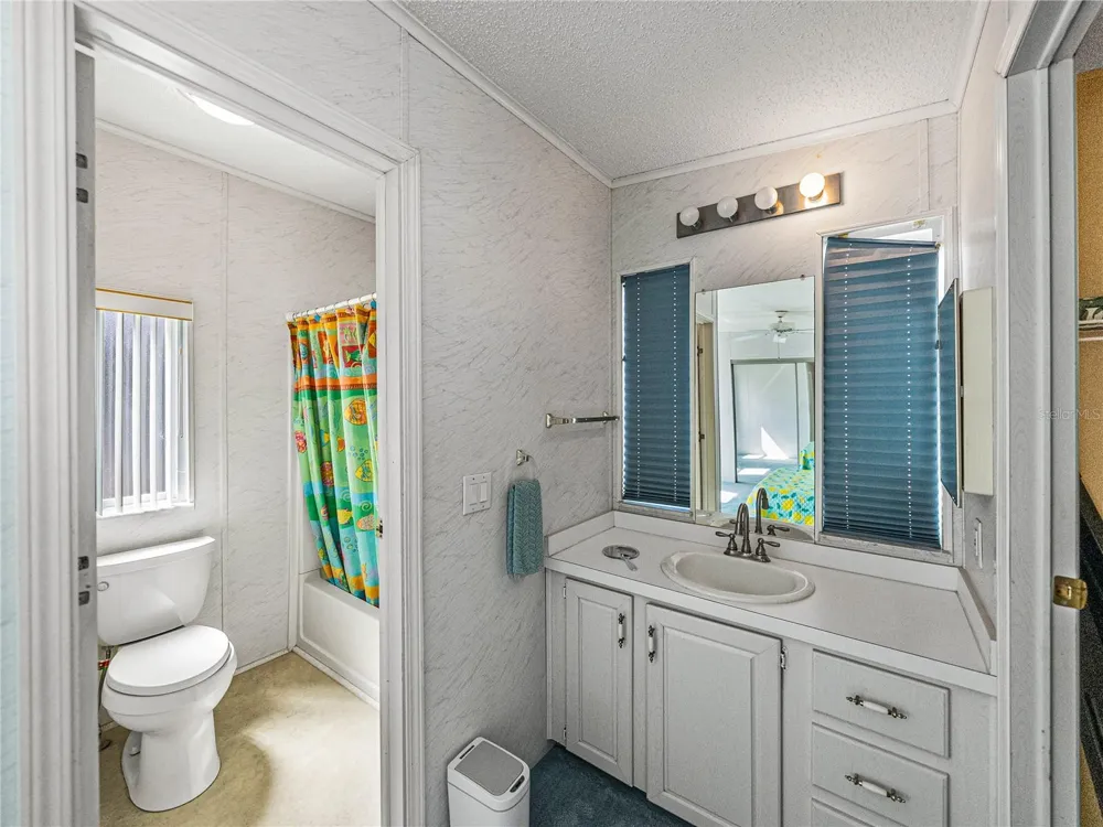 8925 SOUTHSHORE COURT Polk City, FL 33868