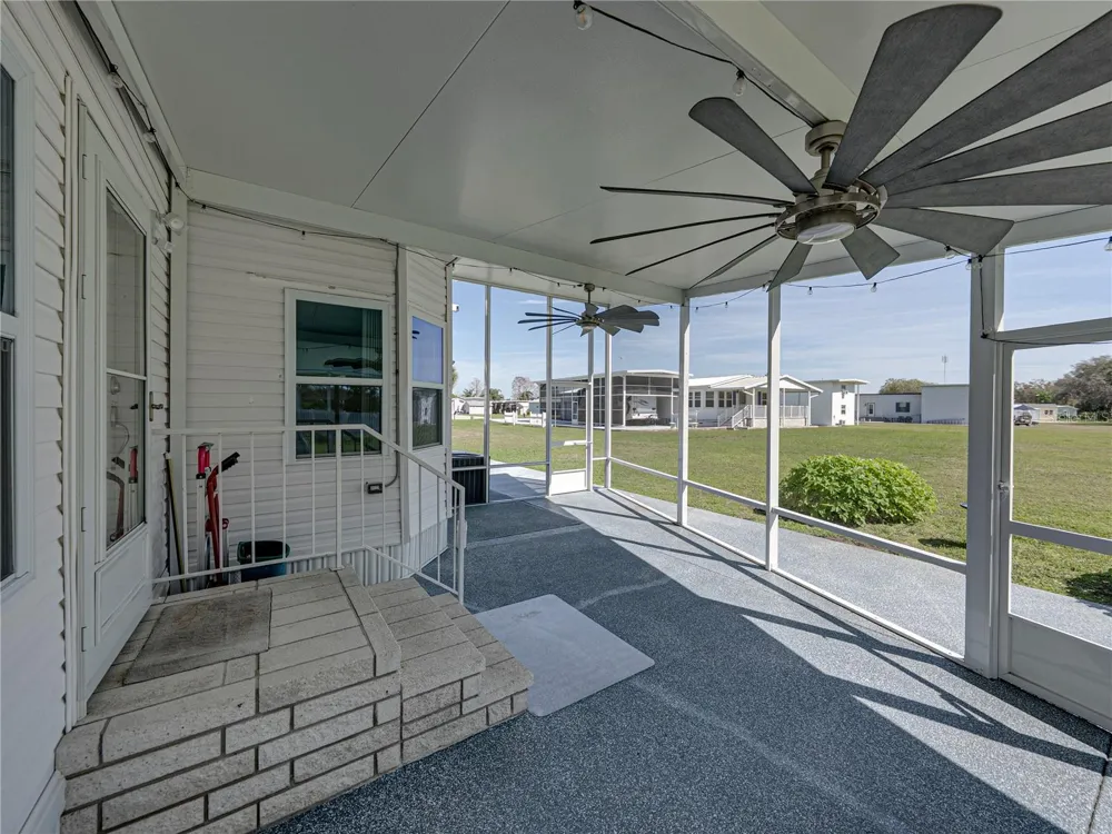 8925 SOUTHSHORE COURT Polk City, FL 33868