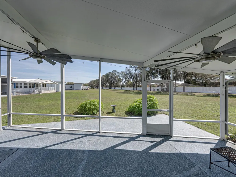 8925 SOUTHSHORE COURT Polk City, FL 33868
