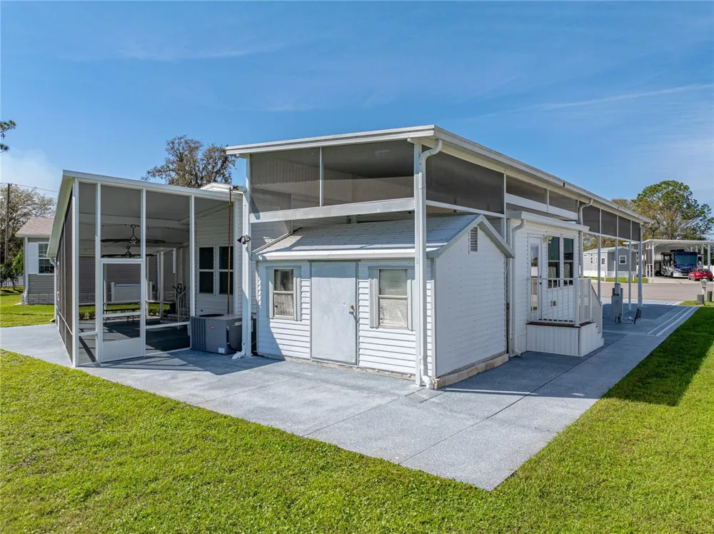 8925 SOUTHSHORE COURT Polk City, FL 33868
