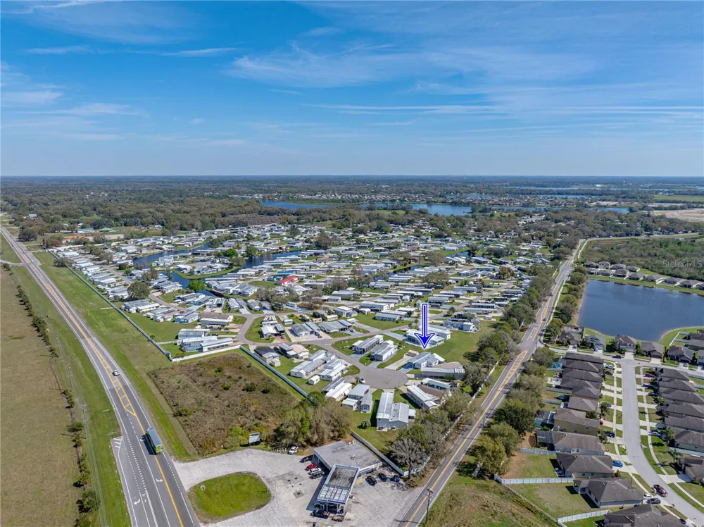 8925 SOUTHSHORE COURT Polk City, FL 33868