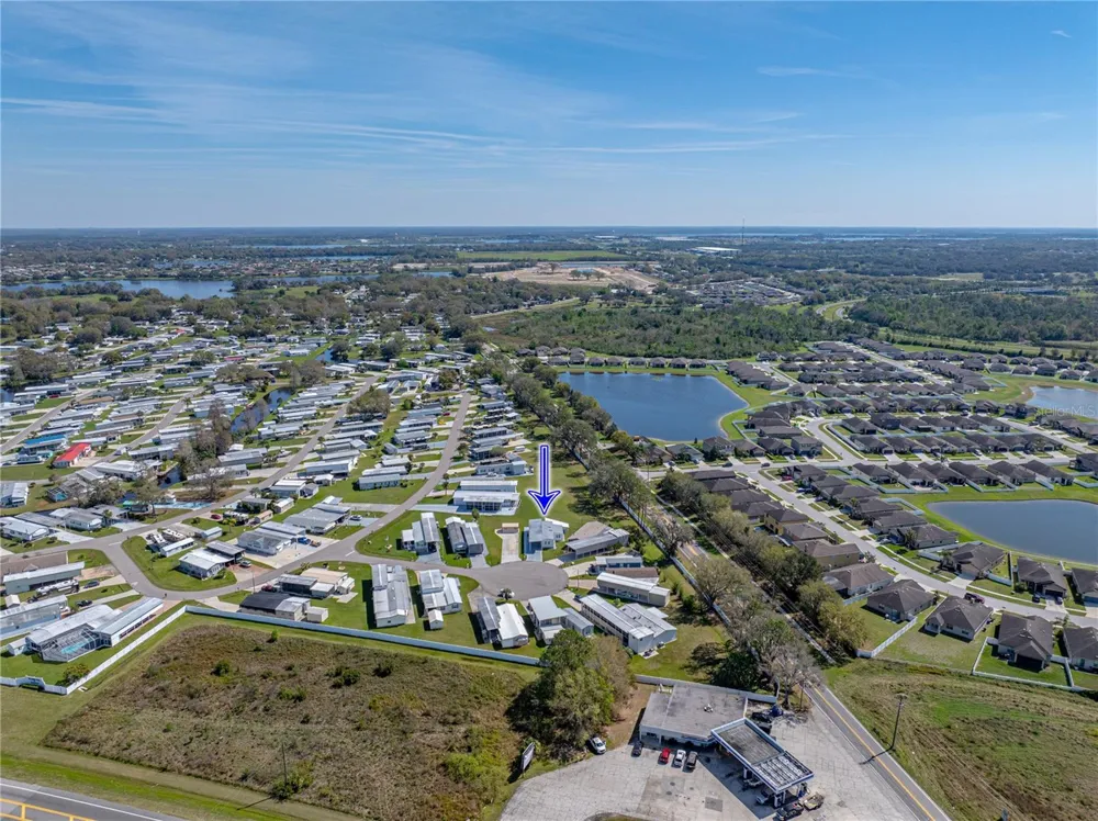8925 SOUTHSHORE COURT Polk City, FL 33868