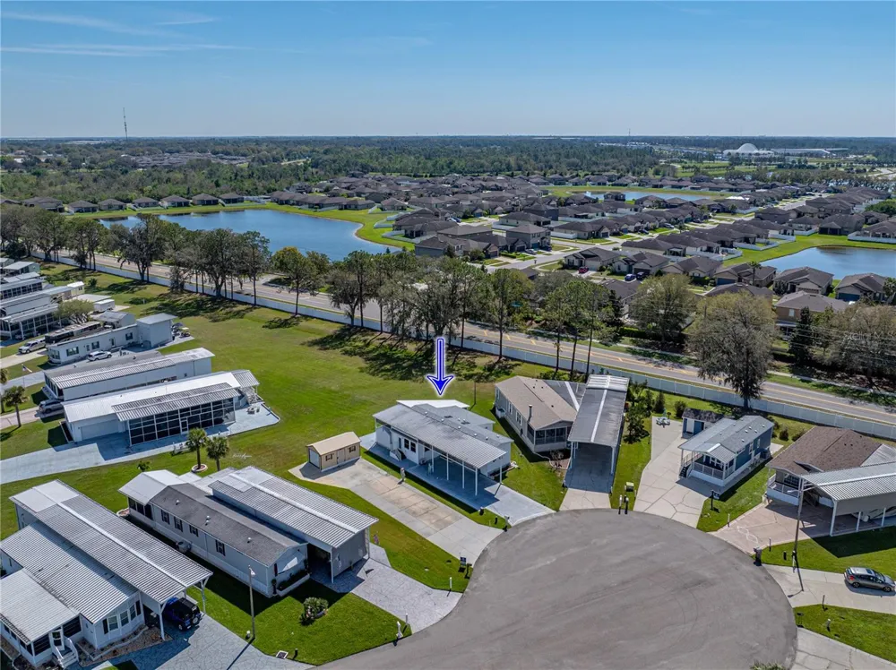 8925 SOUTHSHORE COURT Polk City, FL 33868