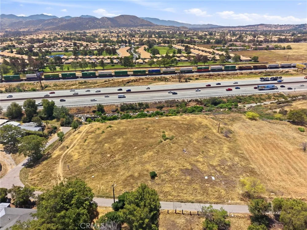 5242 C STREET Banning, CA 92220