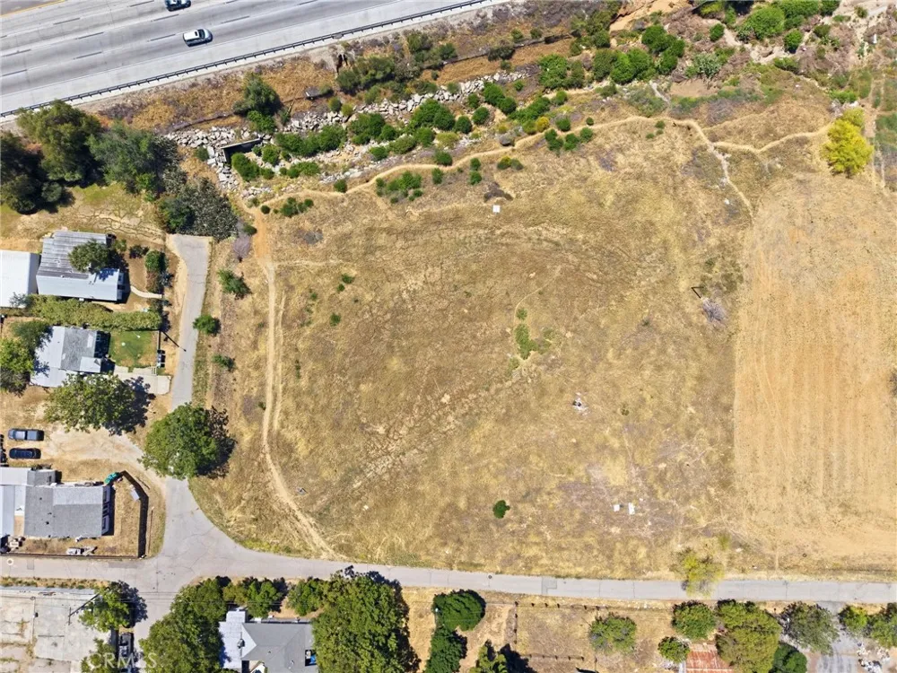 5242 C STREET Banning, CA 92220