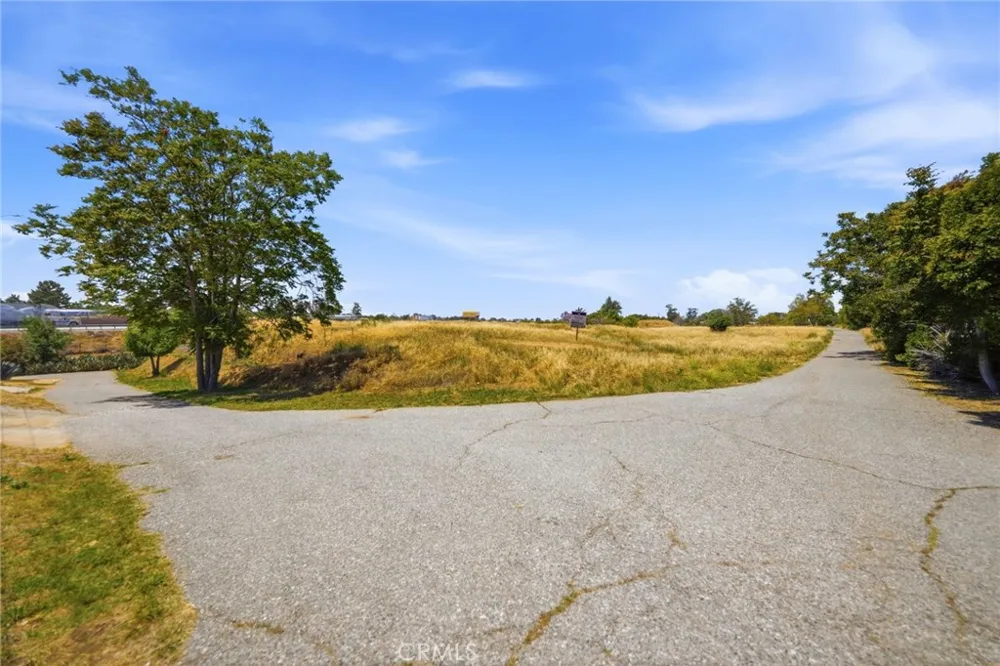5242 C STREET Banning, CA 92220