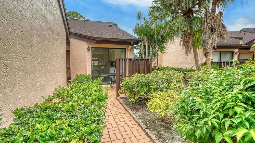 6281 TIMBERLAKE DRIVE #H6 Sarasota, FL 34243