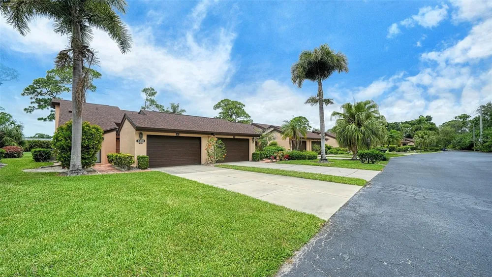 6281 TIMBERLAKE DRIVE #H6 Sarasota, FL 34243