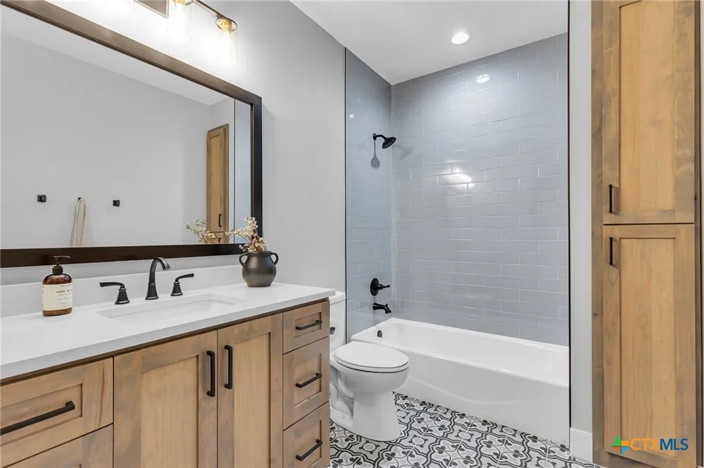 540 River Run #314 New Braunfels, TX 78132