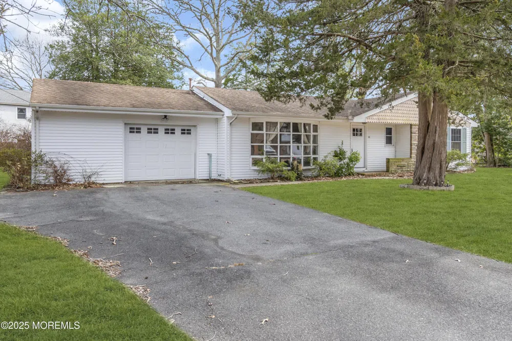 12 Pinehurst Drive Little Egg Harbor, NJ 08087