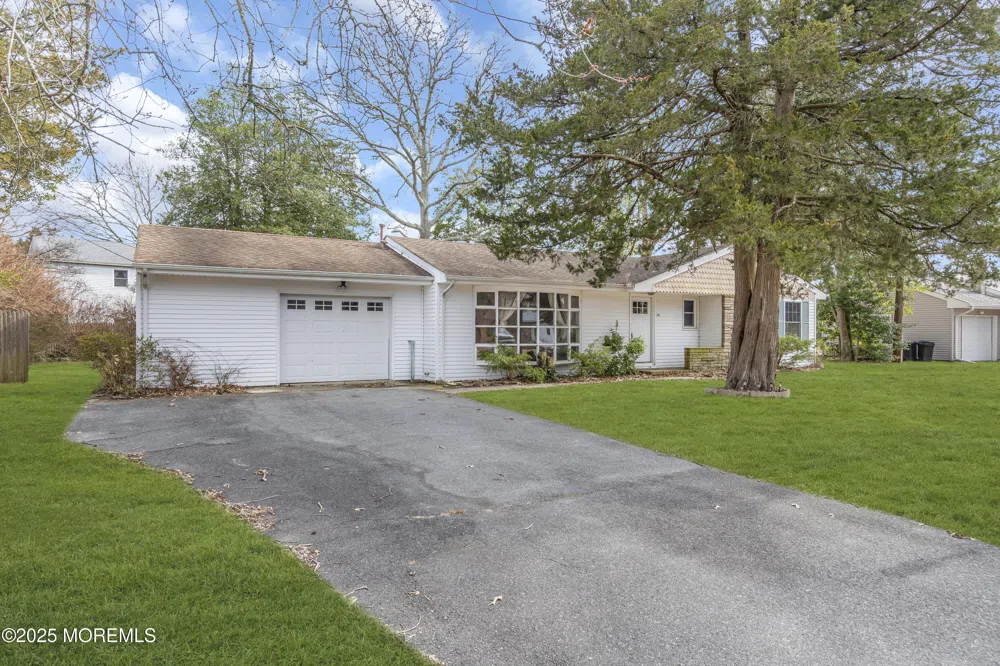 12 Pinehurst Drive Little Egg Harbor, NJ 08087