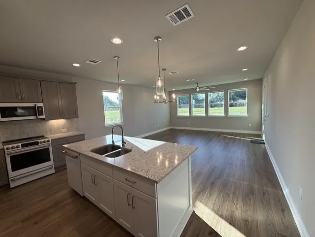107 Preston Trail Meadowlakes, TX 78654