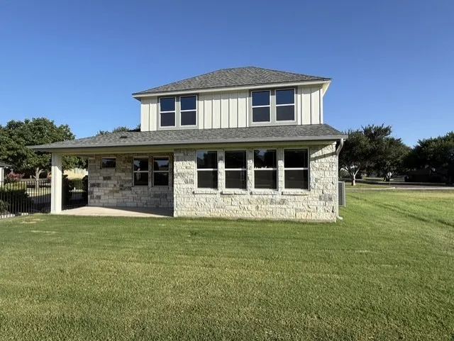 107 Preston Trail Meadowlakes, TX 78654