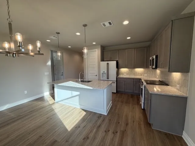 107 Preston Trail Meadowlakes, TX 78654
