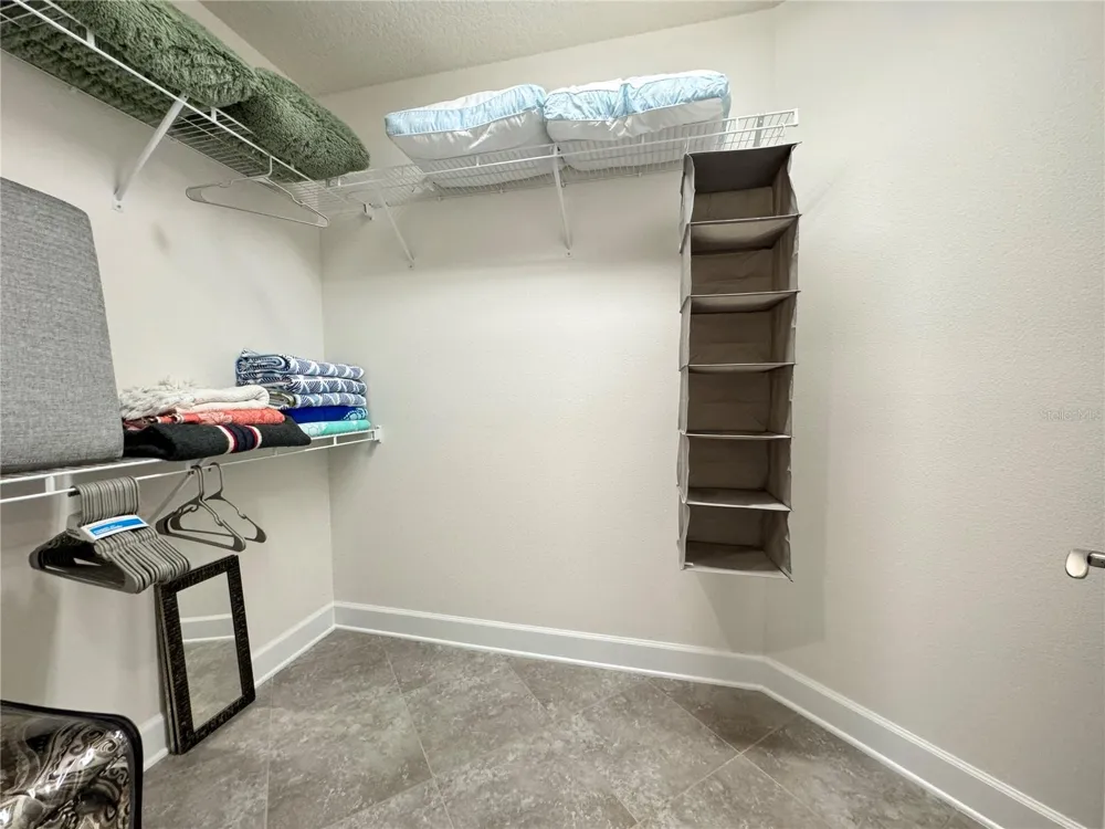 7710 34TH AVENUE W #202 Bradenton, FL 34209