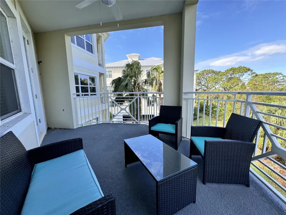 7710 34TH AVENUE W #202 Bradenton, FL 34209