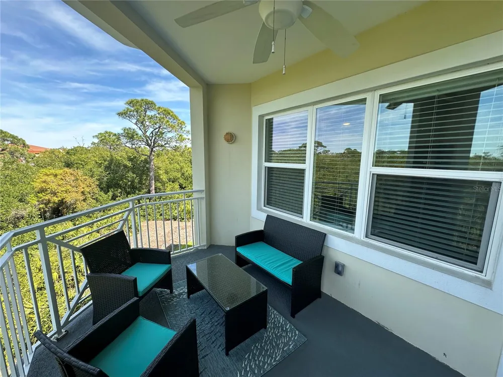7710 34TH AVENUE W #202 Bradenton, FL 34209