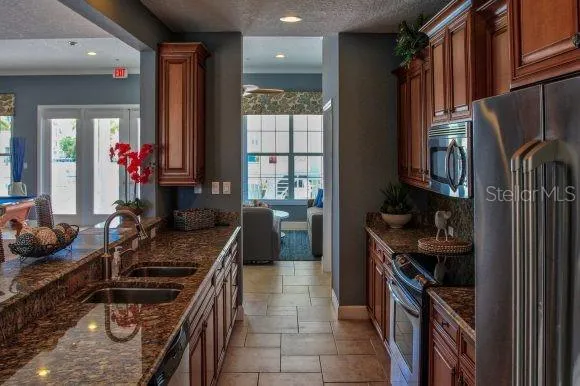 7710 34TH AVENUE W #202 Bradenton, FL 34209